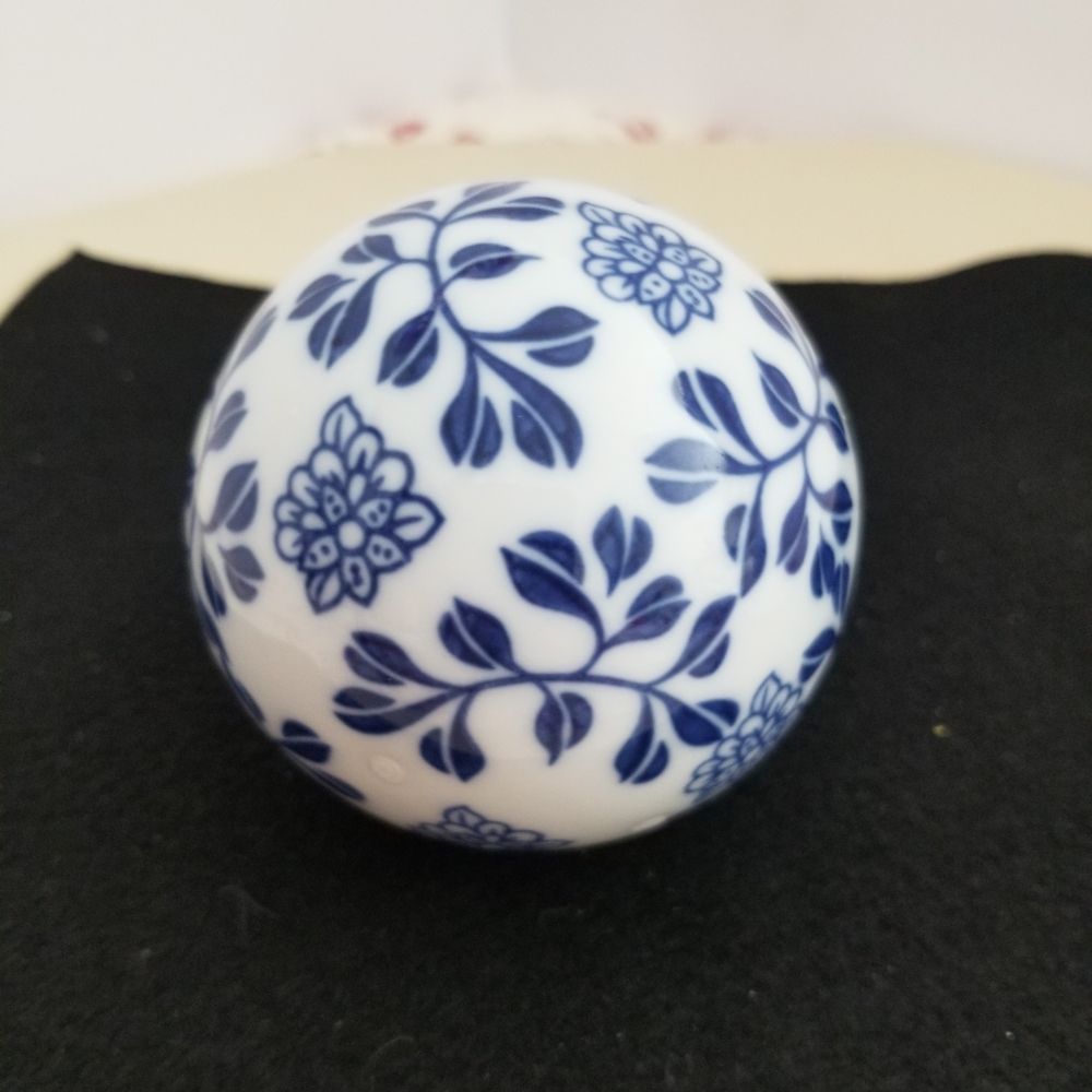 Elegant Blue and White Floral Sphere